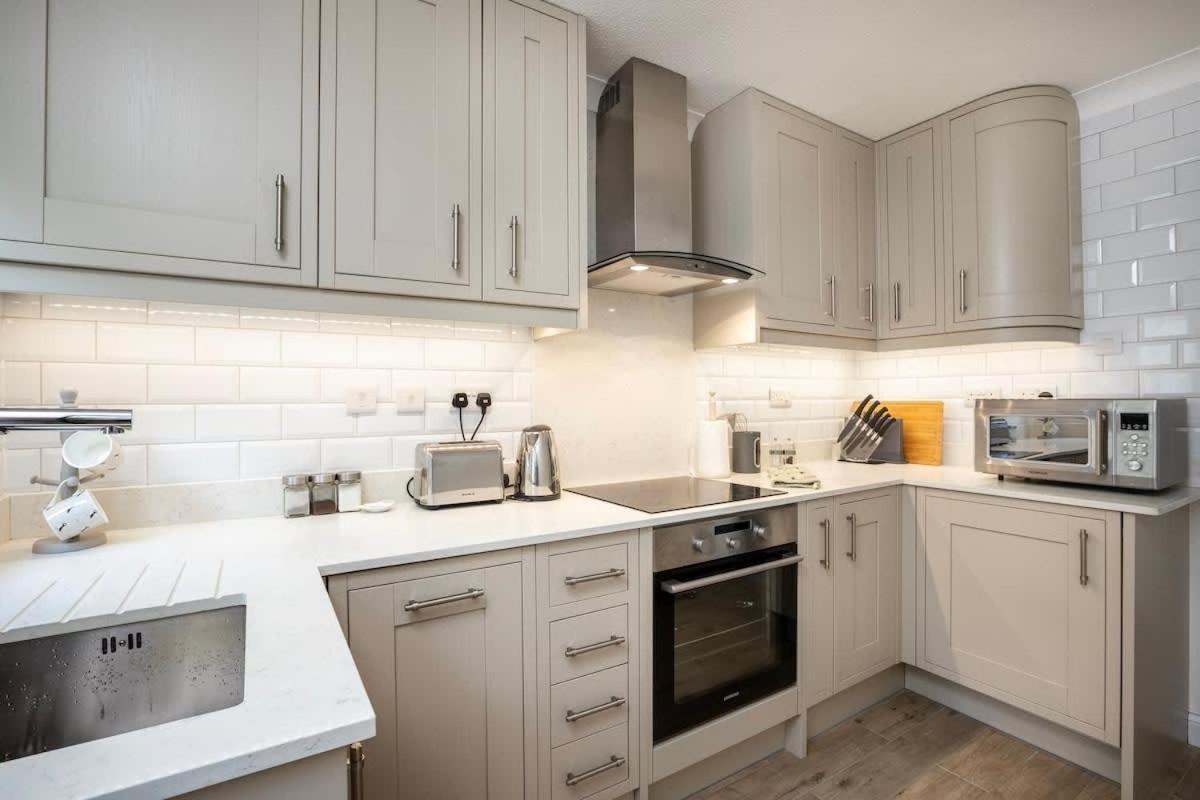 Villa Fabulous High Street Townhouse With Stunning Views & Parking At 'Eagles Nest' Falmouth Esterno foto