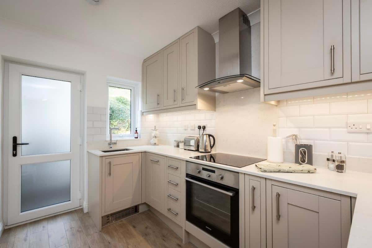 Villa Fabulous High Street Townhouse With Stunning Views & Parking At 'Eagles Nest' Falmouth Esterno foto