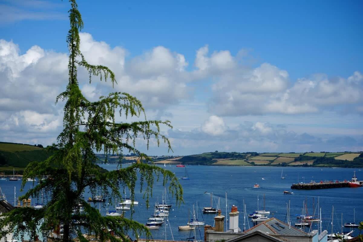 Villa Fabulous High Street Townhouse With Stunning Views & Parking At 'Eagles Nest' Falmouth Esterno foto