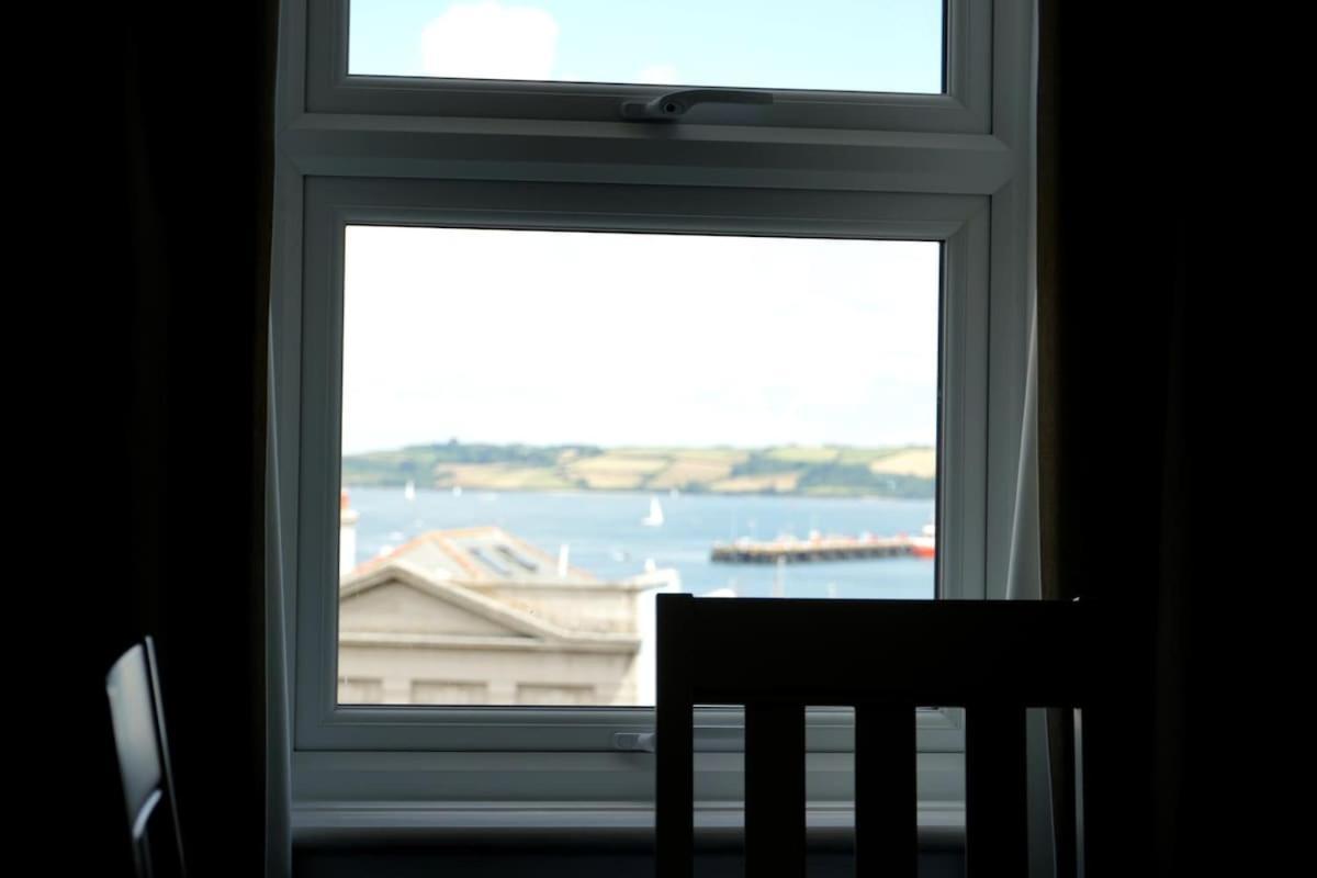 Villa Fabulous High Street Townhouse With Stunning Views & Parking At 'Eagles Nest' Falmouth Esterno foto