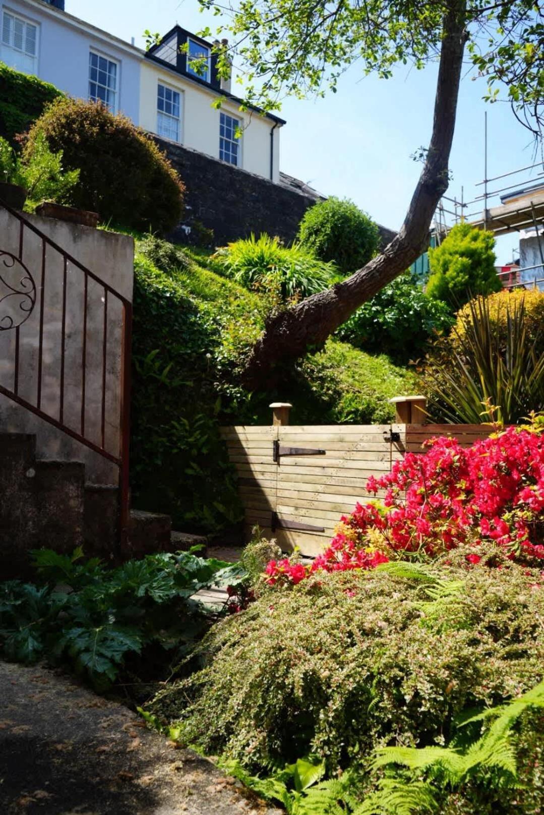 Villa Fabulous High Street Townhouse With Stunning Views & Parking At 'Eagles Nest' Falmouth Esterno foto